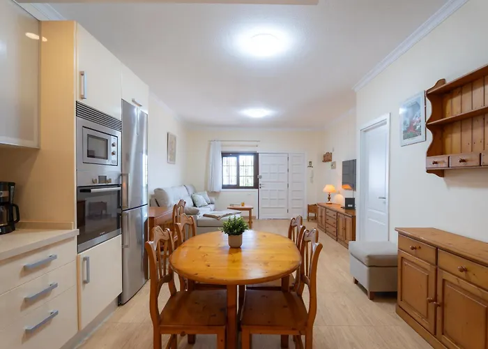 Acaymo Sunset דירה *