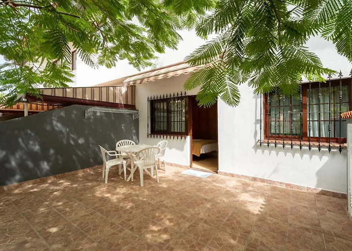 Acaymo Sunset 칸델라리아